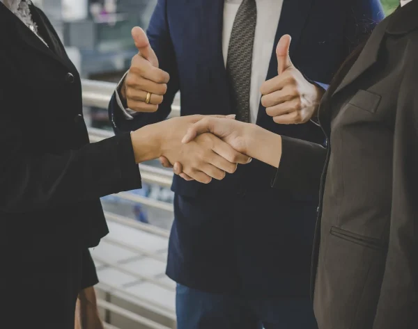business-people-shaking-hands-finishing-up-meeting-deals-business-concept